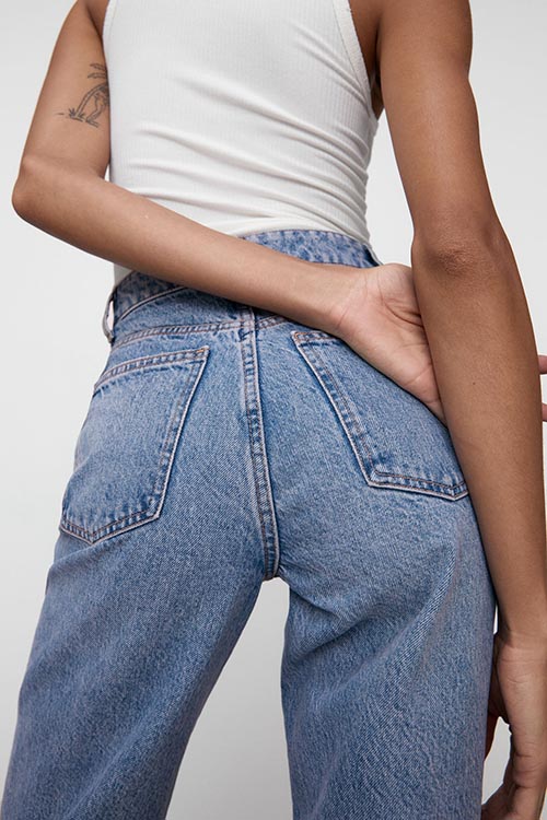 6823円 【日本産】 トレンディなジーンズのためにデザインされた女性のルーズカジュアルパンツファッション不規則なジーンズE9J278